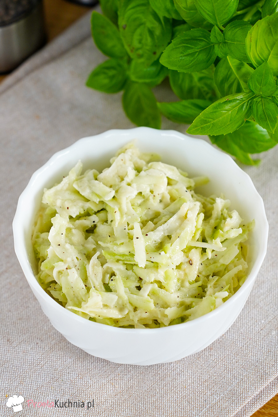 szybka surówka z łodugi brokuła